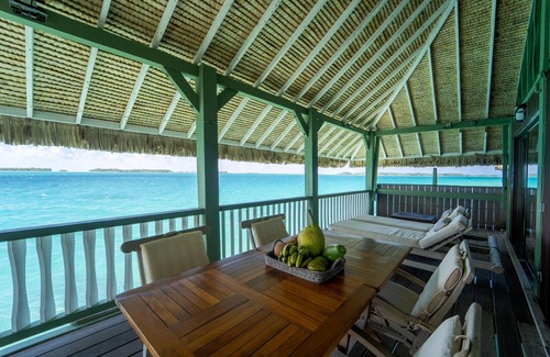 Bora Bora Maison | Gorgeous Over Water Bungalow in Bora Bora. Perfect spot Honeymooners & Families