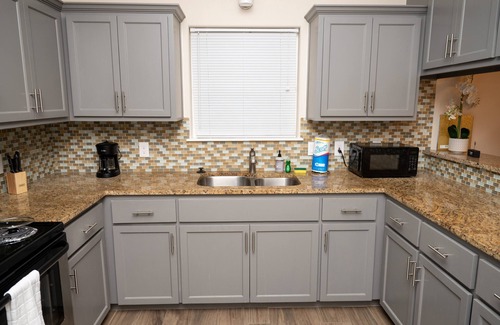 Edinburg Maison | Gorgeous Pet Friendly Townhome: Clean and Spacious With Private Terrace!