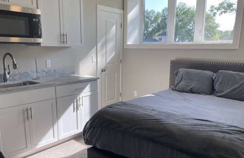Sterling Appartement | Gorgeous Remodeled Studios! # 8
