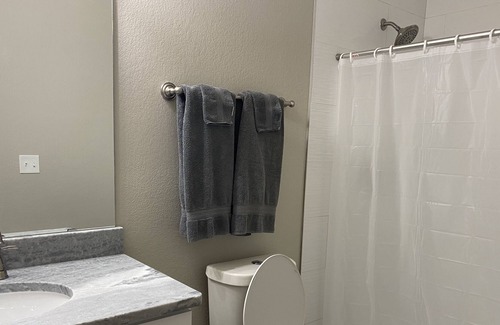 Sterling Appartement | Gorgeous Remodeled Studios! # 8