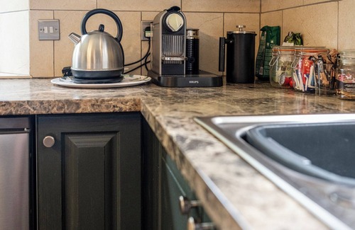 Norton St. Philip Maison | Gorgeous Rural 4BD Farm With Hot Tub