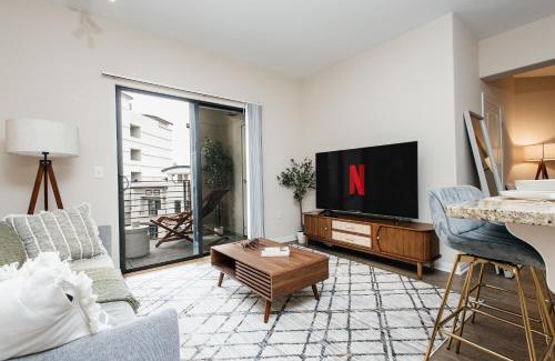 Miracle Mile Appartement | Gorgeous studio steps from The Groove