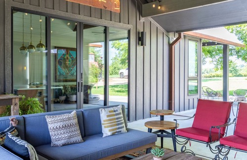 Burton Appartement | Gorgeous Sunsets + Firelight Vibes + 5 Min. to RT | Cricket Farms