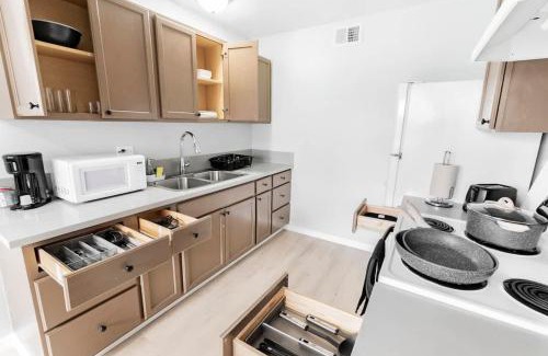 Las Vegas Maison | Gorgeous Two Bedroom Sleeps 6! Close to Strip!