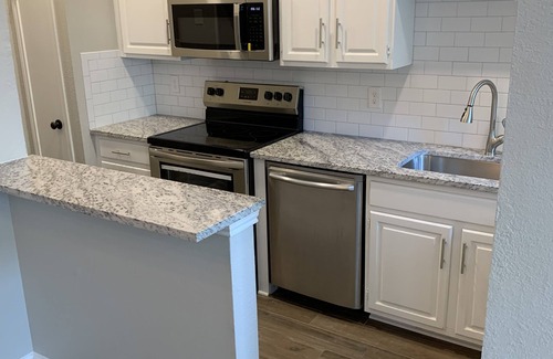 Far North Dallas Copropriété | Gorgeous updated condo with attached garage