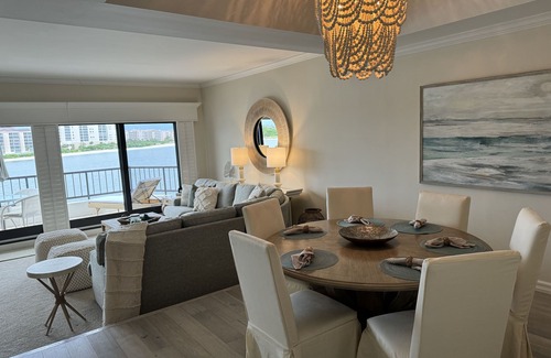 Isles of Capri Copropriété | Gorgeous Views Abound from this Stunning Updated Condo on Isles of Capri