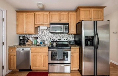 Winnisquam Copropriété | Gorgeous Waterfront Condo with Lake Access & Views