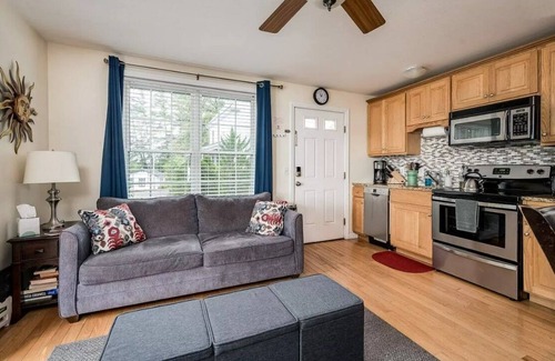 Winnisquam Copropriété | Gorgeous Waterfront Condo with Lake Access & Views
