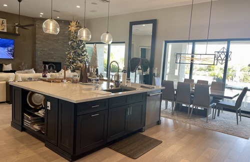 Paradise Valley Village Maison | Gorgeous, Well Appointed Modern Home in Prime Location