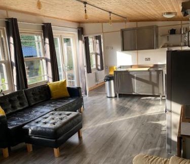 Horncastle Maison | Gorgeous Wolds Hideaway