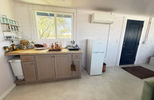 Tucson Estates Maison | Gorgeously updated casita on beautiful, gated, desert horse property.