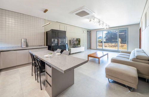Goseong Maison | Goseong Hoostay Caravan Pension