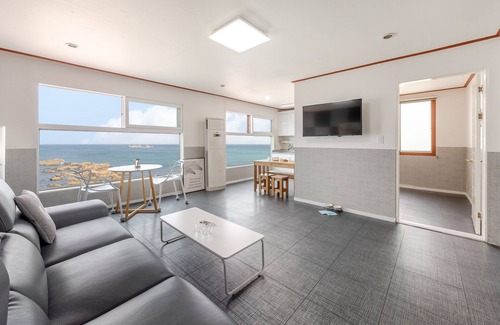 Sokcho Maison | Goseong Napoli House Pension