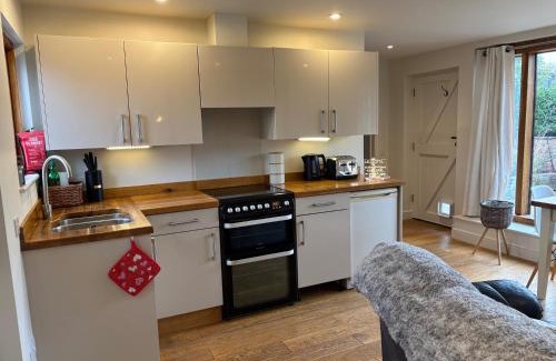 Halstead Maison | Gosfield Cartlodge Retreat