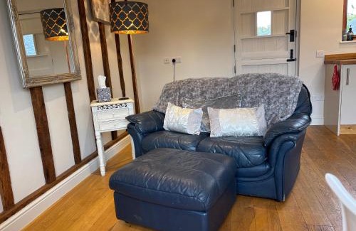 Halstead Maison | Gosfield Cartlodge Retreat