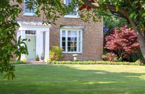 Westmarsh Maison | Goss Hall
