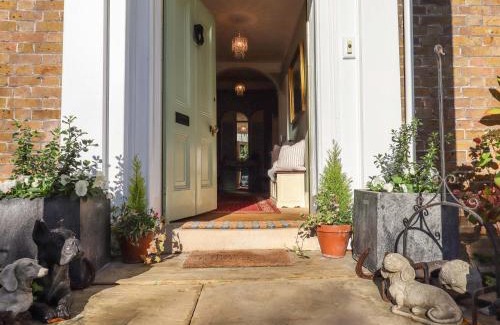 Westmarsh Maison | Goss Hall