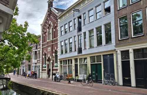 Gouda Appartement | Gouda city center apartment with private garden and 2 bicycles