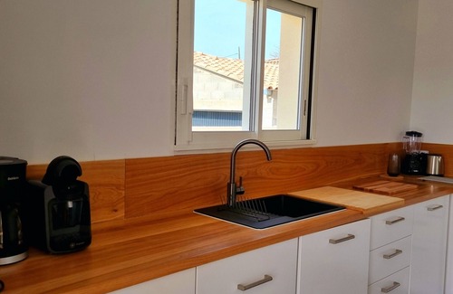 Goudargues Villa | Goudargues Villa Hestia, villa avec piscine à 300m du centre, parking privé.