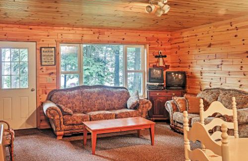 Gould City Maison | Gould City Lakefront Hideaway with Dock and Rowboat!