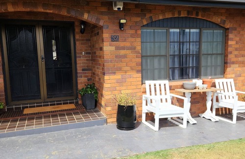 South Grafton Maison | Gourmet Kitchen,swimming pool,Games rooms.Outdoor area with BBQ and table