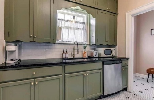 Lincoln Terrace Maison | Governor's neighborhood OR med
