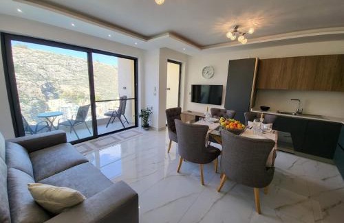 Xlendi Appartement | Gozo Xlendi Coastal Apartment with Stunning Sea View, Free Private Parking, AC & WiFi