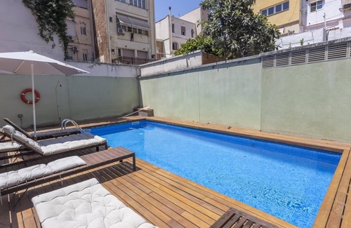 la Vila de Gracia Appartement | Gràcia : Terrasse privée et piscine, 6 personnes