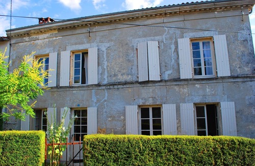 Saint-Hilaire-de-Villefranche Maison | GRAND Gîte XVIIIème 10 PERSONNES à 45 Km des PLAGES