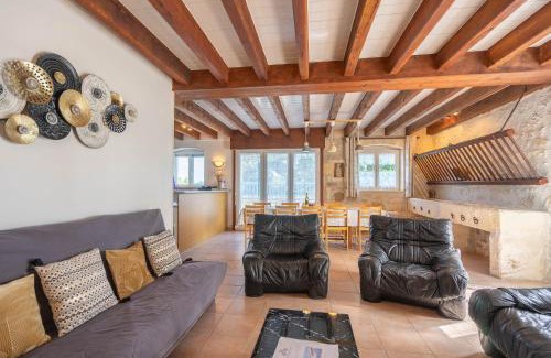 La Gripperie-Saint-Symphorien Maison | Grand gite 16 personnes