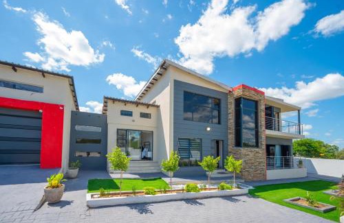 Cork Maison | Grace House, Mkhuhlu, spacious 4-bedroom house