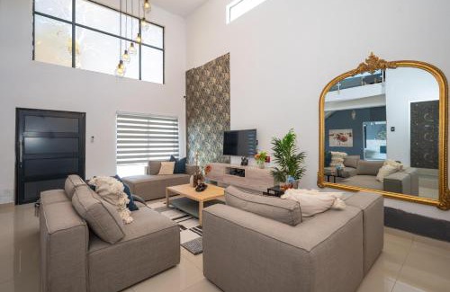 Cork Maison | Grace House, Mkhuhlu, spacious 4-bedroom house