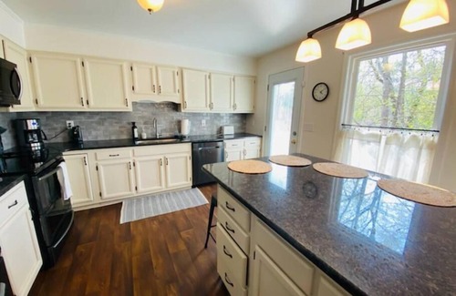 Westover Maison | Grace Lodge Minutes from Fort Bragg