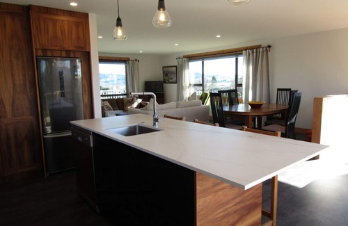 Richmond Heights Maison | Grace Terrace - Large family home