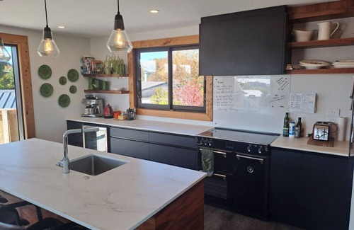 Richmond Heights Maison | Grace Terrace - Large family home