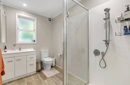Otaki Maison | Grace Whenua Chalets (up to 20 ppl)