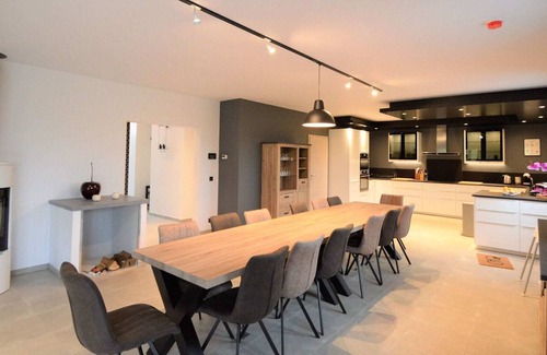 Beauraing Maison | Magnifique et spacieuse maison de vacances avec vue sur la campagne à Beauraing