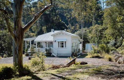 Mapleton Maison | Gracie Cottage Romantic Secluded Hinterland Escape for 2
