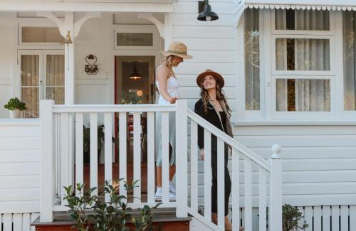Mapleton Maison | Gracie Cottage Romantic Secluded Hinterland Escape for 2