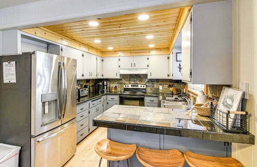 Graeagle Cottage | Graeagle Vacation Rental Cabin w/ Game Room!