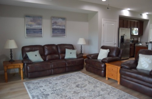 Grafton Maison | Grafton Escape #2 - River views! Pool! Walking distance to bars/restaurants