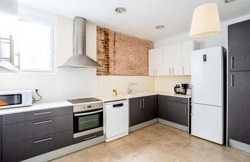 Esquerra de l'Eixample Appartement | Gran Vía Historic Catalan 4BD for Families