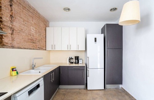 Esquerra de l'Eixample Appartement | Gran Vía Historic Catalan 4BD for Families