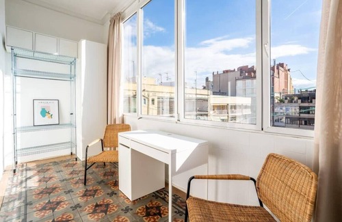 Esquerra de l'Eixample Appartement | Gran Vía Historic Catalan 4BD for Families