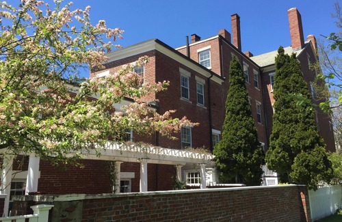 Salem Maison | Maison en brique du Grand 1820 au coeur de Salem historique