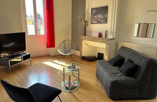 Romans-sur-Isere Appartement | Grand 2 pièces lumineux plein centre ville
