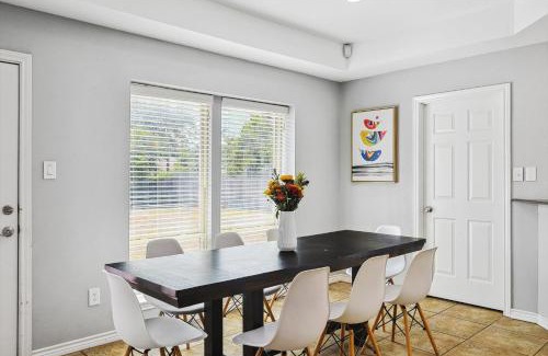 Far North Dallas Maison | Grand 4Br-2Bath Home 8 min From UT Dallas