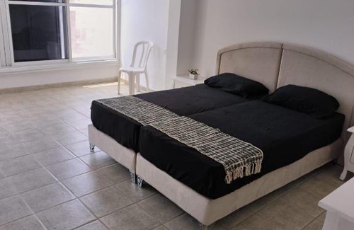 Hadera Appartement | GRAND APPARTEMENT CENTRAL RENOVE