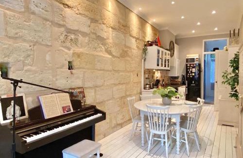 Nansouty-Saint-Genes Appartement | Grand Appartement Haussmanien de Standing avec Jacuzzi Terrasse et Parking en Hyper Centre