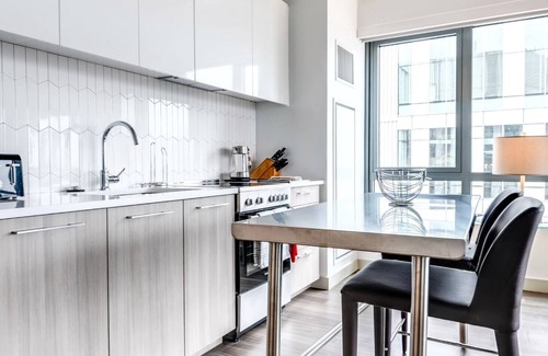 MIT Appartement | Grand Apt with Amenities-PKS-2113